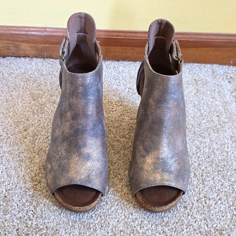 Corkys Wedges